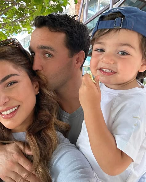 Heart is full. 🤍 | Instagram Family Goals Aesthetic, Couple With Baby, Goals Aesthetic, Heart Is Full, Negin Mirsalehi, Dream Family, Little Family, Future Mom, Dear Future