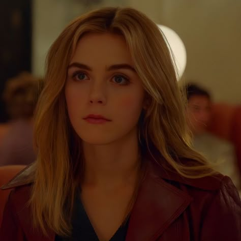 Kiernan Shipka Aesthetic, Kiernan Shipka Sabrina, Kiernan Shipka Gif, Kiernan Shipka Instagram, Sabrina The Teenage Witch Kiernan Shipka, Sabrina Witch, Kiernan Shipka, Straight Blonde Hair, Sabrina Spellman