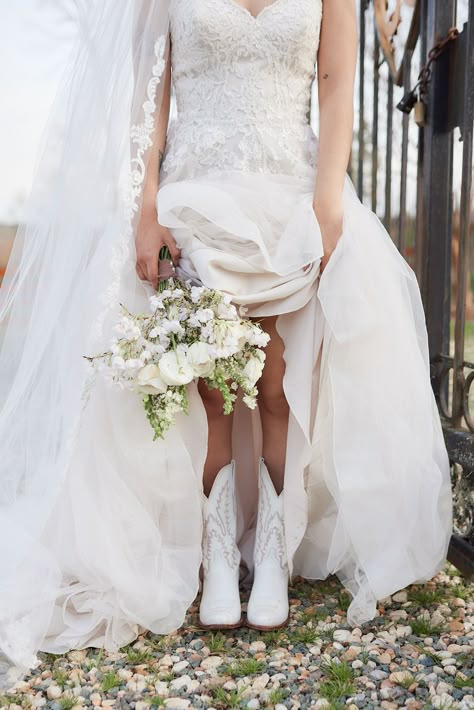 White Bride Boots, Wedding White Cowboy Boots, Bride Wearing Boots, Bride In Cowboy Boots, Bride In Boots, Weding Boots, Bride With Cowboy Boots, White Wedding Cowgirl Boots, White Wedding Boots For Bride