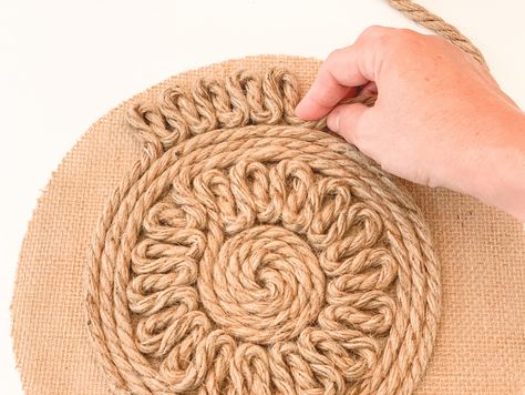 Diy Boho Placemats, Diy Rattan Placemats, Macrame Placemat Diy, Diy Jute Placemats, Diy Jute Rug, Diy Place Mats, Round Woven Placemats Diy, Rope Placemats Diy, Jute Table Mats Diy