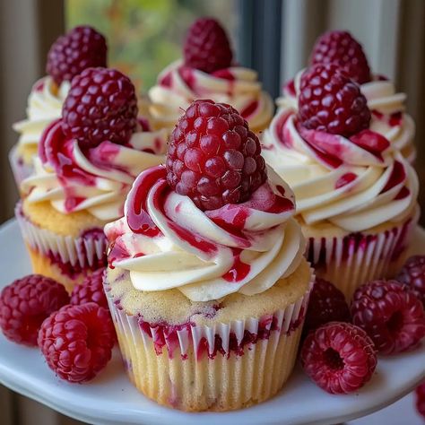 Raspberry Cheesecake Cupcakes, Blueberry Cheesecake Cupcakes, Cheesecake Cupcakes Recipe, Lemon Blueberry Cheesecake, Raspberry Cupcakes, Cheesecake Cupcakes, Raspberry Cheesecake, Lemon Cheesecake, Think Food