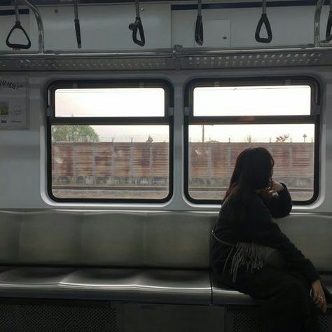 Bus ride to somewhere other than here Japan Grunge Aesthetic, Citycore Aesthetic, Japan Grunge, Japan Core, Fotografi Vintage, Subway Train, Living In London, Spotify Covers, 인물 사진