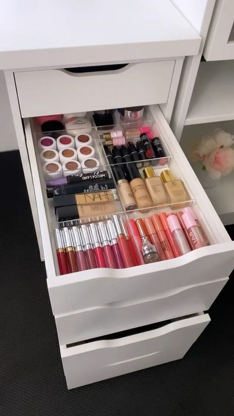 Ikea Organisation, Ikea Storage Units, Acrylic Drawer, Rangement Makeup, Ikea Vanity, Makeup Vanities, Ikea Drawers, Room Organization Bedroom, Room Organisation