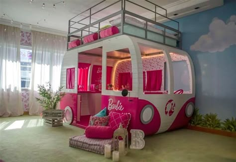 Barbie Playroom, Barbie Hotel, Barbie Room Decor, Barbie Rooms, Frozen Birthday Party Decorations, Barbie Bedroom, Cool Bedrooms, Barbi Benton, Barbie Room