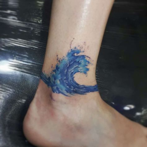 watercolor ocean tattoo on ankle Realistic Water Tattoo, Water Hand Tattoo, Realistic Wave Tattoo, Ocean Waves Tattoo, Complementary Tattoos, Ocean Wave Tattoo, Unique Tattoos Black Women, Tattoos Dainty, Tattoos Cross