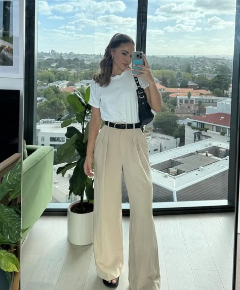 Work Pants for Women: Mastering Style, Comfort, and Functionality Beige Trousers Outfit Casual, Nude Pants Outfit, Beige Pants Outfit Ideas, Style Beige Pants, Tan Pants Outfit, French Inspired Outfits, Trousers Outfit Casual, Beige Pants Outfit, Work Pants For Women