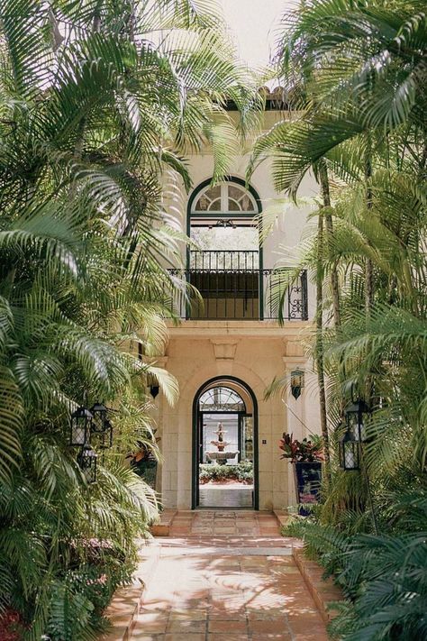 South Florida Wedding Venues, European Wedding Venue, Garden Maze, Spanish Style Wedding, Villa Woodbine, Florida Wedding Venue, Miami Wedding Venues, Wedding Florida, Spanish Wedding