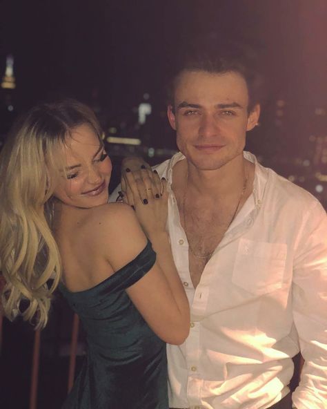 Dove Cameron And Thomas Doherty, Dave Cameron, Dove And Thomas, Dove Cameron Style, Thomas Doherty, Liv And Maddie, Cameron Boyce, Dove Cameron, Cute Relationship Goals