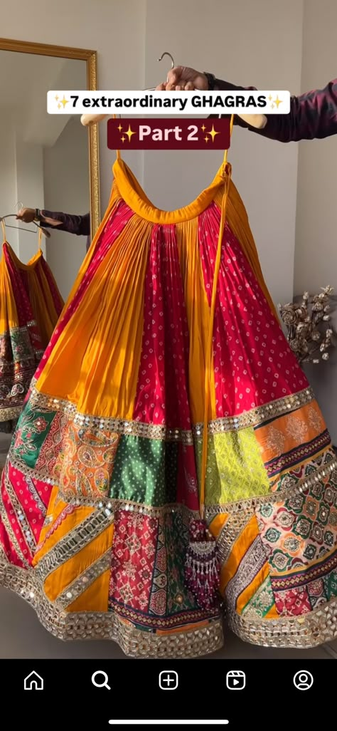 Hot Blouse Designs, Latest Traditional Dresses, Dandiya Dress, Garba Outfit, Garba Dress, Ghaghra Choli, Navratri Dress, Trendy Outfits Indian, Diy Fashion Scarf