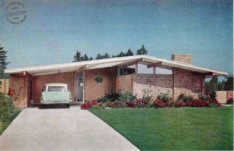 For this 1958 house, the patio doubles space! Plan provided - Mister Vintage 1950s House Exterior, 1950 House Exterior, 60s House Exterior, Retro House Exterior, 70s Home Exterior, 80s House Exterior, Gable Carport, 70s House Exterior, 1950 House