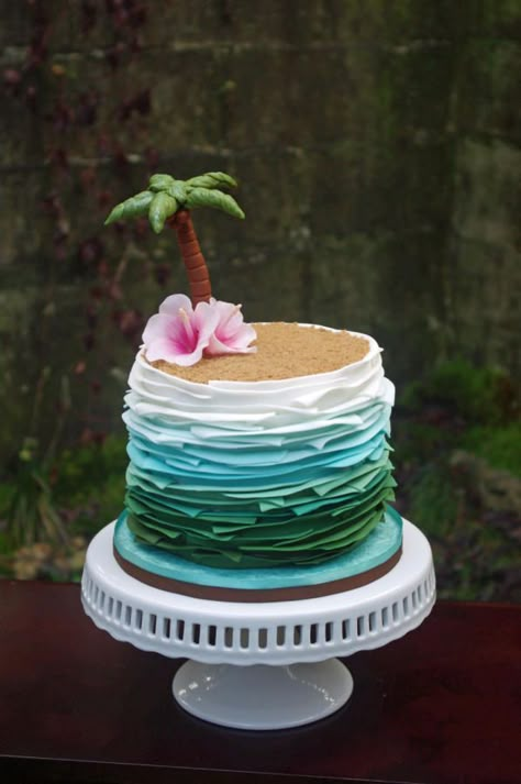 Check out this super fun tropical cake. We love it for a Disney inspired Moana themed birthday party! 21st Ideas, 40th Cake, Tropical Birthday Party, 21st Cake, Aloha Party, 50th Cake, Luau Birthday Party, Hawaiian Birthday Party, Beach Cakes