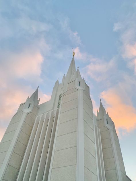 Lds Aesthetic, San Diego Temple, Lds Temple Pictures, Temple Lds, Church Aesthetic, Temple Pictures, Lds Temple, Lds Temples, Book Of Mormon