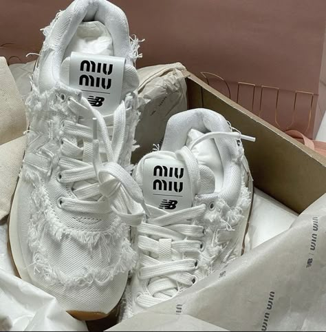 Trendy Shoes Sneakers, Pretty Shoes Sneakers, Miu Miu Shoes, Balance Sneakers, Cute Sneakers, Hype Shoes, Girly Shoes, Shoe Inspo, Aesthetic Shoes