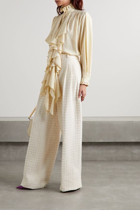 Gucci's pants are cut from cotton-blend tweed in a fresh cream hue. They're designed to sit on high on the waist and have sharp pleats along the hips and front of the wide legs. Look 2023, Gucci Pants, New York Outfit, Tweed Pants, Capsule Wardrobe Essentials, Gucci Outfits, Inverted Triangle, Warm Spring, Cute Jeans