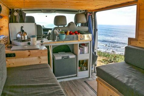 This article is filled with tons of #vanlife tips, tricks, and hacks for building out a conversion van kitchen! From simple and modern, to rustic and bohemian, theres tons of great DIY ideas for cooking! Love the layout of this adventure build! Kombi Motorhome, Diy Campervan, Conversion Van, Kombi Home, Retro Camping, Van Life Diy, Campervan Interior, Camper Van Conversion Diy, Van Home