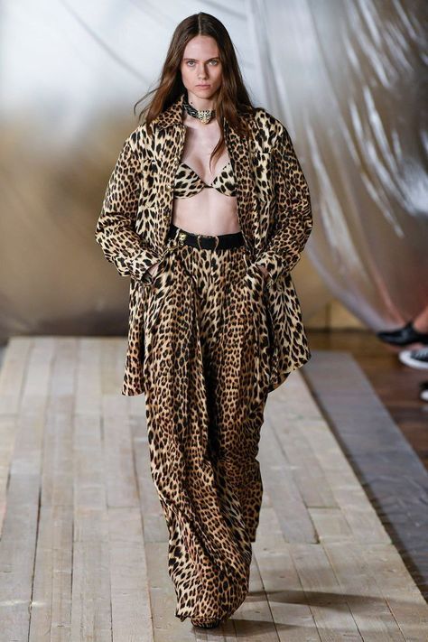 Leopard Print Outfits, Leopard Print Fashion, Clothing Wardrobe, Leopard Outfits, Kim Jones, Animal Print Outfits, Fashion Week Milan, Leopard Fashion, Animal Print Fashion