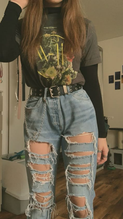 2018 Grunge Outfits, Soft E-girl Outfits, Egirl Astethic, Alt Girl Aesthetic Outfits, Grunge Outfits With Jeans, 90s Grunge Aesthetic Outfits Women, Dark Indie Aesthetic Outfits, Instagram Grunge Aesthetic Clothes, 80s Grunge Aesthetic Outfits