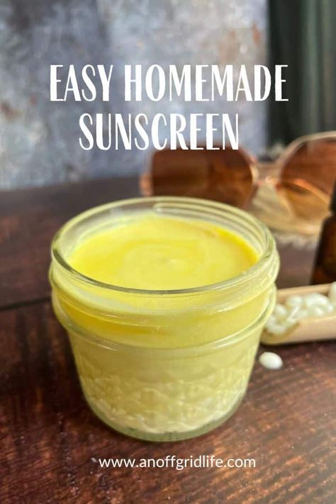 Diy Sunblock Homemade Sunscreen, How To Make Sunscreen At Home, Diy Sunscreen Natural, Homemade Sunscreen Natural, Diy Sunscreen Lotion, Diy Sunblock, Homemade Alternatives, Sunscreen Recipe, Soap Store