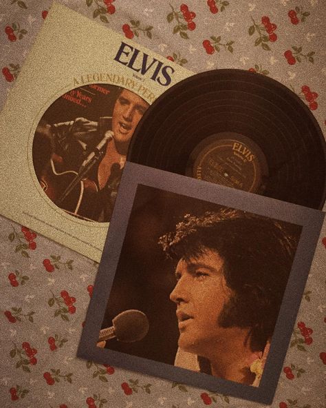 Instagram // KianaLuvsYou44 | vintage, vintage aesthetic, retro, retro aesthetic, 1950s, 1960s, 1950s aesthetic, 1960s aesthetic, vinyl, records, elvis presley 1950s Aesthetic, 1960s Aesthetic, Terrence Loves You, 50s Aesthetic, Vintage Aesthetic Retro, 60s Aesthetic, Look 80s, Americana Aesthetic, Aesthetic Retro