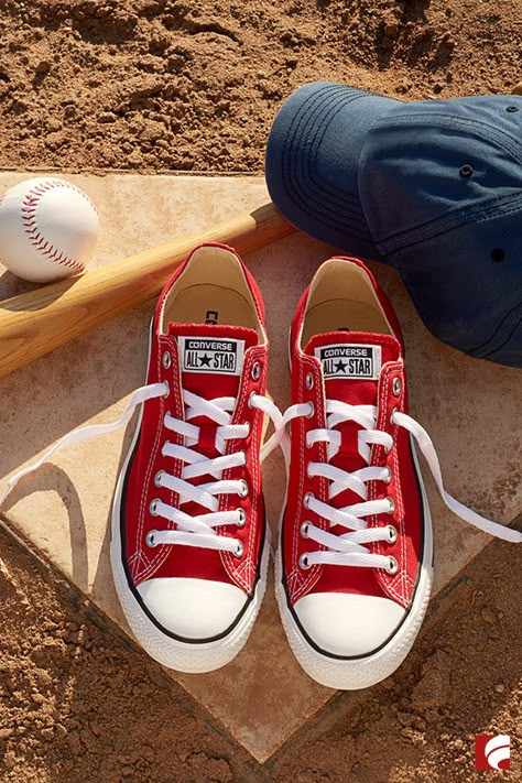 Everyone knows that Converse is the real MVP of baseball season. Lace ‘em up and get ready to knock it out of the park with your ballgame style! Converse Rouge, Baskets Converse, Converse Outfits, Converse Chucks, Red Converse, All Stars Converse, Outfits With Converse, Prom Shoes, Converse Sneakers