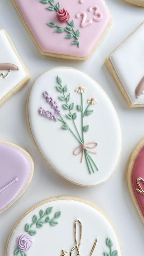 💐💐💐 | The Vintage Oven | Stan Getz · The Girl From Ipanema Sunshine Cookies, Vintage Oven, Cookies Flowers, Floral Cookies, Flower Sugar Cookies, Royal Iced Cookies, Easter Sugar Cookies, Paint Cookies, Sugar Cookie Royal Icing