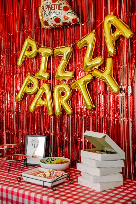 Pizza Night Party, Pizza Party Themes, Pizza Party Decorations, Kids Pizza Party, Pizza Party Ideas, Pizza Birthday Party, Pizza Party Birthday, Birthday Pizza, Pizza Birthday