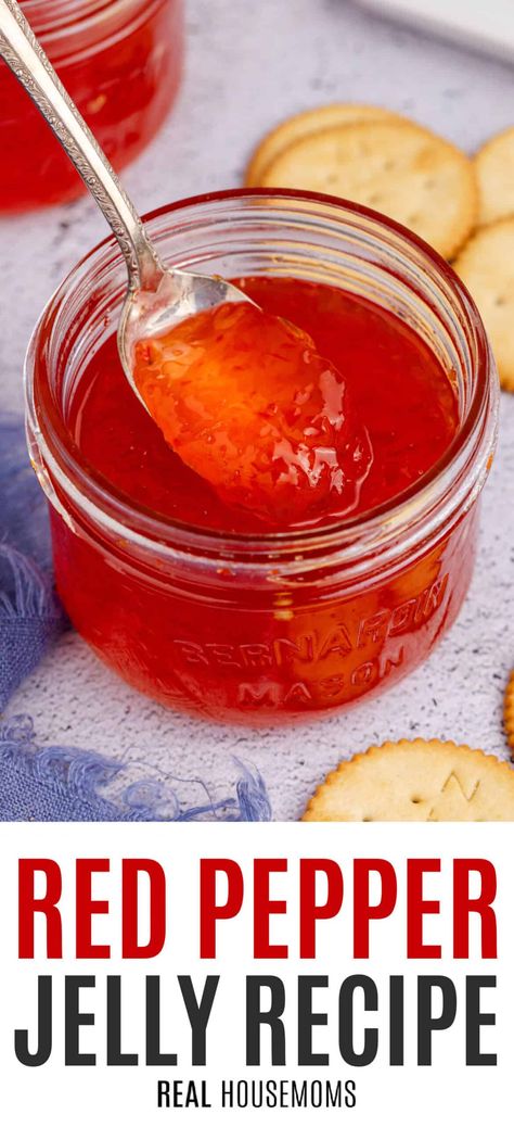 Best Pepper Jelly Recipe, Homemade Pepper Jelly, Cream Cheese Crackers, Red Pepper Jelly Recipe, Cream Cheese Homemade, Pepper Jelly Recipe, Appetizer Christmas, Holiday Charcuterie, Pepper Jelly Recipes