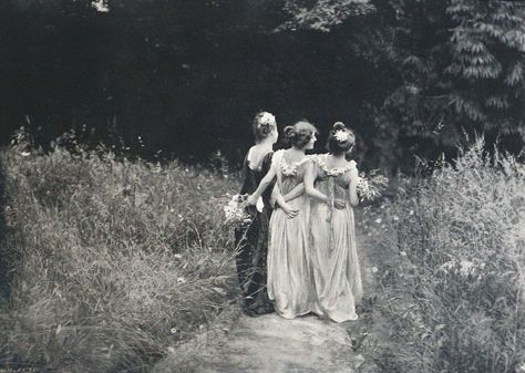 Au Jardin Fleuri by Constant Puyo (1899) Witches Dance, Albert Bierstadt, Portrait Vintage, Three Women, Vintage Versace, Three Graces, French Photographers, Season Of The Witch, Three Sisters