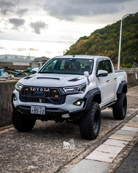 Toyota Pickup Truck, Hilux Gr Sport, Toyota Hilux 4x4, Toyota Tacoma Mods, Mobil Off Road, Hilux 4x4, Trucks For Sell, Toyota Tacoma 4x4, Mobil Mustang