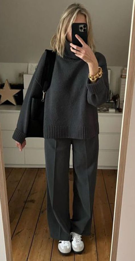 Black Turtleneck Outfit Classy, Autumn Outfits With Loafers, Gray Outfit Combination, Minimal Office Outfit, Grey Samba Outfit, Business Casual Autumn Outfits, Gray Knit Skirt Outfit, Cold Weather Outfits Classy, Trousers And Sweater Outfit