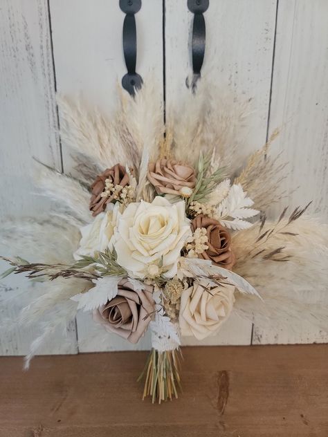 Diy Pampas Bridal Bouquet, Pampas Grass And Greenery Wedding, Pampas Wedding Bouquet, Wedding Bouquet Pampas, Pampas Grass Wedding Bouquet, Grass Wedding Bouquet, Wedding Bouquet Champagne, Baby's Breath Bouquet, Bridesmaid Boutique