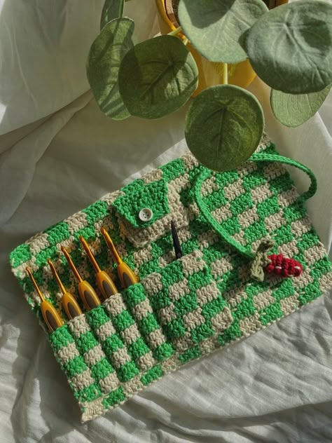 Crochet Knitting & Tools, Hook Case Crochet Pattern, Beginner Crochet Projects Step By Step, Diy Crochet Hook Case, Crochet Needle Holder, Crochet Camping, Crochet Useful Items, Crochet Case Pattern, Hook Case Crochet