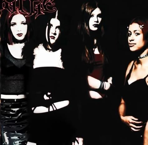 Kittie Band 90s, Kittie Spit, Mall Goth Wallpaper, Fallon Bowman, Talena Atfield, Kittie Band, Emo Love, Riot Grrrl, Punk Rock Bands