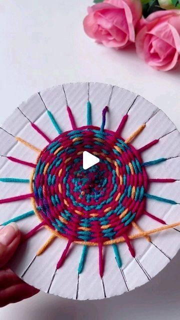 Yarn And Cardboard Craft, Child Crafts Ideas For Kids, Easy Yarn Crafts For Kids, New Craft Ideas For 2024, Easy Crafts To Do, 4h Project Ideas, Kindergarten Craft Ideas, Easy Art Activities For Kids, Kids Weaving Projects