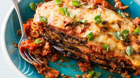 | Cook's Country Eggplant Lasagna Vegetarian, How To Make Tempeh, Saturday Kitchen Recipes, Lasagna Vegetarian, Healthy Simple Recipes, Recipe Tin Eats, Meatless Mains, Aubergine Recipe, Tin Eats