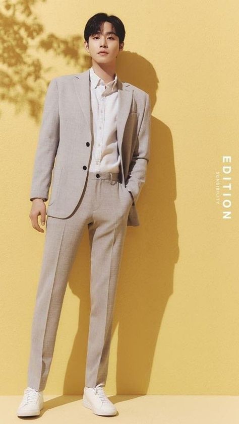 Korean Men Suit, Men Blazer Outfit, Men Fashion Suit, Korean Suit, Paul Ahn, Homecoming Outfits For Guys, Korean Street Fashion Men, Blazer Outfits Men, Hyo Seop