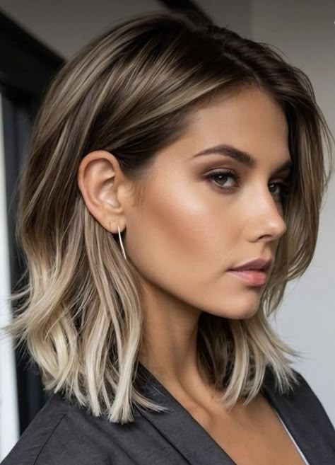 Rambut Brunette, Hair 2024, Short Hair Balayage, Hair Affair, Brown Blonde Hair, Hair Color And Cut, Blonde Balayage, Great Hair, Blonde Hair Color