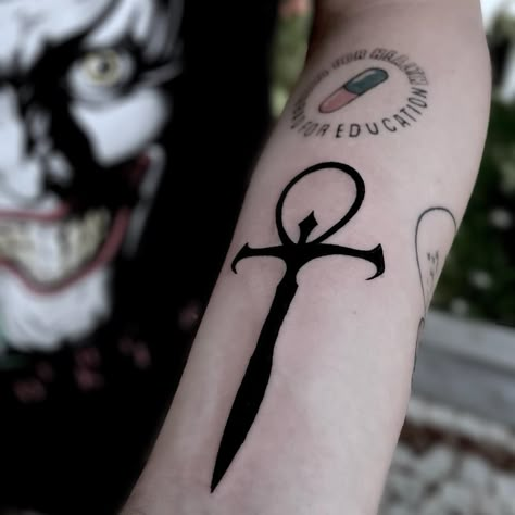 Vampire Ankh Tattoo, Vampire Symbol Tattoo, Vampire The Masquerade Tattoo, Vampire Tattoo Ideas, Masquerade Tattoo, Vampire Symbols, Ankh Tattoos, Vampire Ankh, Vampire Tattoo Designs