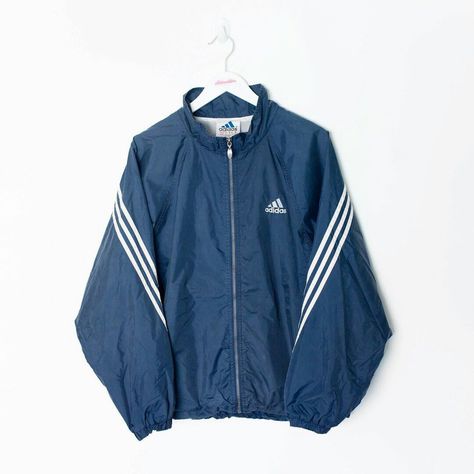 Old Adidas Clothes, Retro Adidas Jacket, Adidas Jacket Outfit, Track Fits, Outside Clothes, Track Outfits, Vintage Adidas Jacket, Retro Adidas, 2000s Outfit