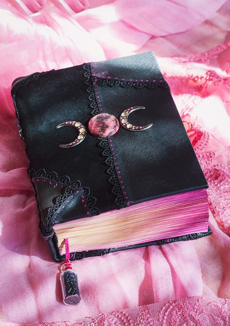 Grimoire Book, Aleister Crowley, Book Of Shadow, Witchy Crafts, Baby Witch, Witch Spell, Witch Books, Magic Aesthetic, Black Book