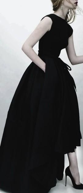 I love any dress that has pockets! I need to find a gala to go to so I can wear this piece! Sukienki Maksi, Simple Evening Dress, 2014 Dresses, Black Prom Dress, فستان سهرة, Moda Vintage, Gorgeous Gowns, Looks Style, Mode Inspiration