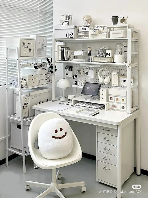 cute room inspiration inspo aesthetic bedroom ideas y2k trend minimalistic clean korean japanese desk tidy organizer style vibe aesthetic desk studying coquette cute beautiful black and white Desk Room, Study Desk Decor, Dream Bedroom Inspiration, White Room Decor, White Desk, Desk Inspo, Dekorasi Kamar Tidur, Study Room Decor, Room Redesign