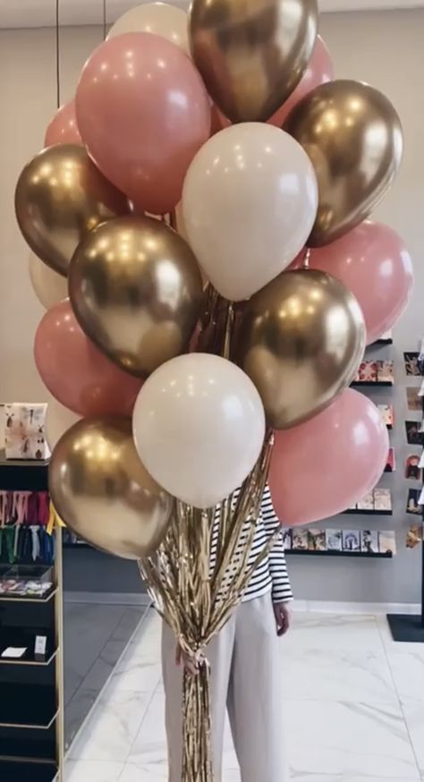 Pink And Gold Balloons, Gold And Pink Balloons, Pink Gold Birthday, Sweet Sixteen Birthday Party Ideas, Deco Ballon, Moms 50th Birthday, Girl Sleepover, Simple Birthday Decorations, 29th Birthday