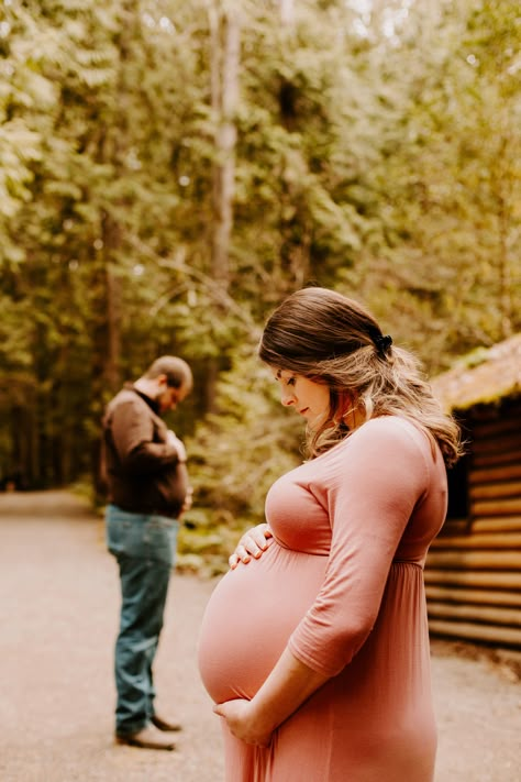 Funny Maternity Photos, mom and dad Maternity Photo Funny, Maternity Photography For Couples, Not Cheesy Maternity Photos, Different Maternity Pictures, Maternity Photo Summer, Maternity Photos With Grandparents, Funny Couple Maternity Pictures, Maternity And Engagement Photos, Maternity Shoot Makeup Ideas Natural