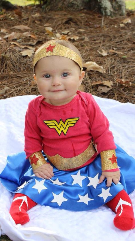 Baby girl infant Halloween wonder women costume Baby Wonder Woman, Infant Tutu, Newborn Tutu, Gold Tutu, Tutu Birthday, Baby Kostüm, Toddler Tutu, Baby Costume, Wonder Woman Costume