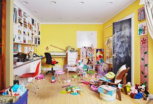 5 WAYS TO DECLUTTER YOUR HOUSE Spring Cleaning Organization, Peter Walsh, Cleaning Kids Room, Toy Clutter, Closet Cleanout, Decluttering Ideas, Organize My Life, Scary Mommy, Dollar Store Organizing