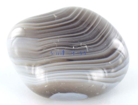 Banded Agate Crystal Meaning, Crystals Healing Properties, Banded Agate, Healing Properties, Crystal Meanings, Agate Crystal, Natural Minerals, Healing Stones, Dish Soap