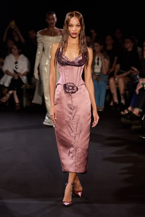 Pink Premiere Dress, Personal Fashion Stylist, Runway Fashion Couture, Runway Outfits, Spring 2025, Dream Dresses, Runway Trends, Fashion Couture, Looks Chic