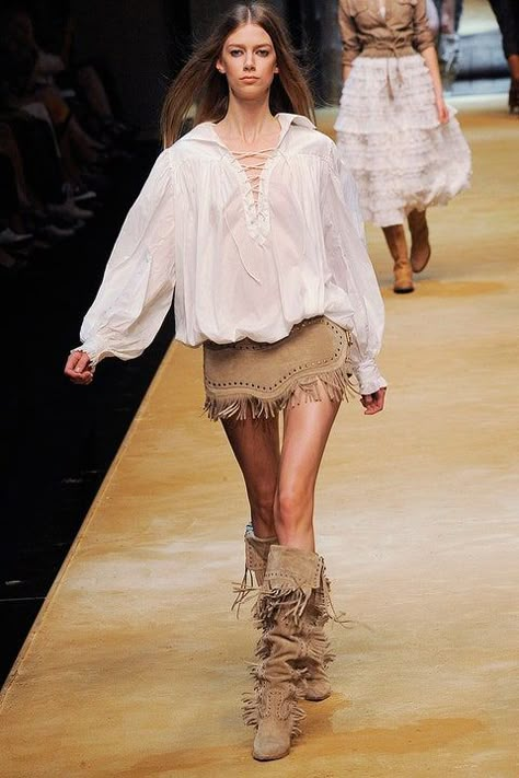 Fringe Skirt Outfit, Isabel Marant Style, Fringe Clothing, Boho Rock, Estilo Boho Chic, Boho Chic Outfits, Boho Chic Style, Estilo Chic, Rock Chic