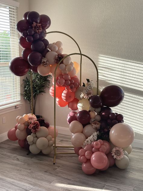 Open Arch Balloon Garland, Double Arch Backdrop With Balloons, Three Arch Backdrop With Balloons, Half Balloon Arch Backdrop, Open Arch Backdrop With Balloons, Gala Dinner Decor, Arch Backdrop With Balloons, Ombre Balloon Garland, Baloon Garland Ideas